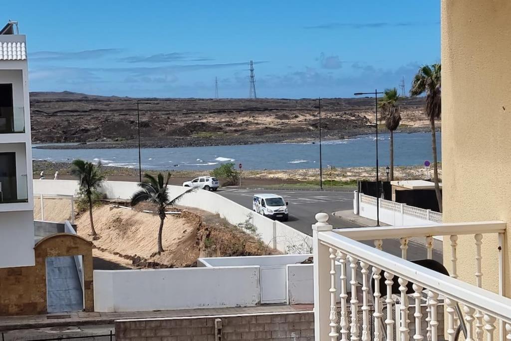 Gilda: Beautiful Spacious Apartment. Seaview From Rooftop Terrace Corralejo Esterno foto